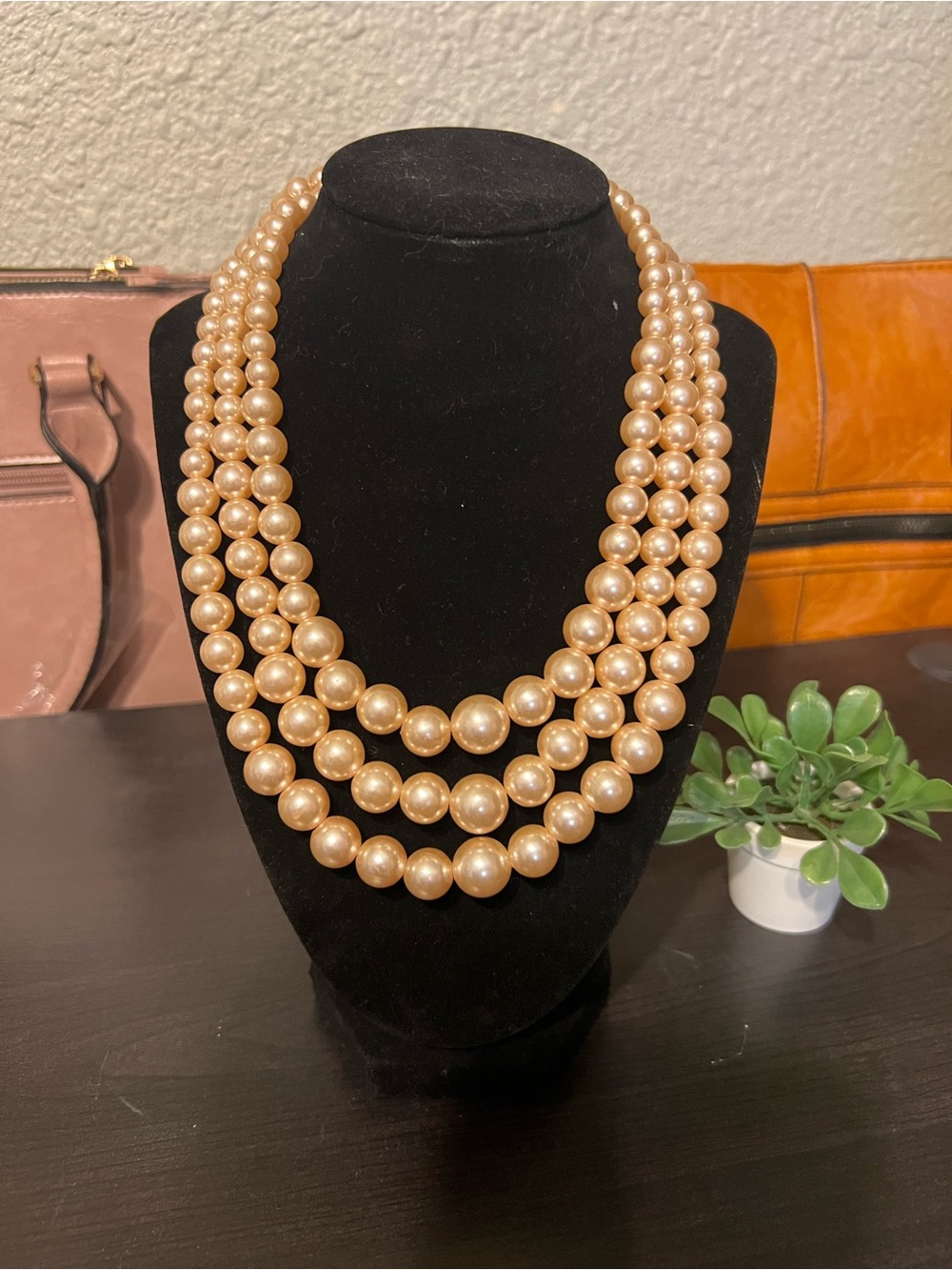 Elegant Pearl Necklace